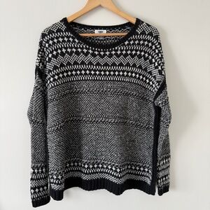 OLD NAVY | Black & White Knit Sweater (size medium)